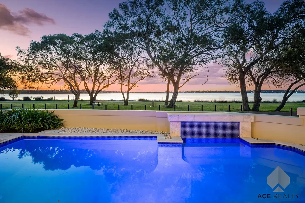 Applecross 4房  APPLECROSS RIVERFRONT MASTERPIECE