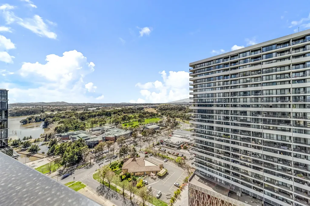 Belconnen 1房  1010/2 Grazier Lane – High-Floor One-Bedroom Apartment with Tenanted Income & Strong Belconnen Location