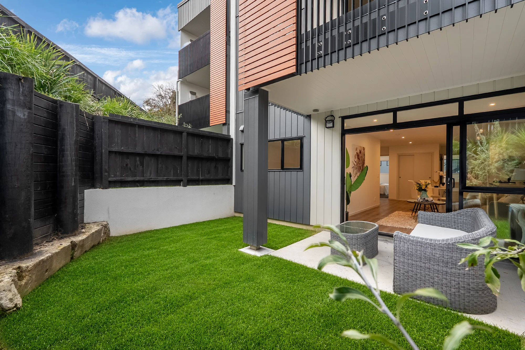 Ellerslie 3房 西向私人庭院，阳光充沛，仅剩最后两套住宅，产权+CCC认证齐全，拎包入住！ Unbeatable value + sunny private courtyard