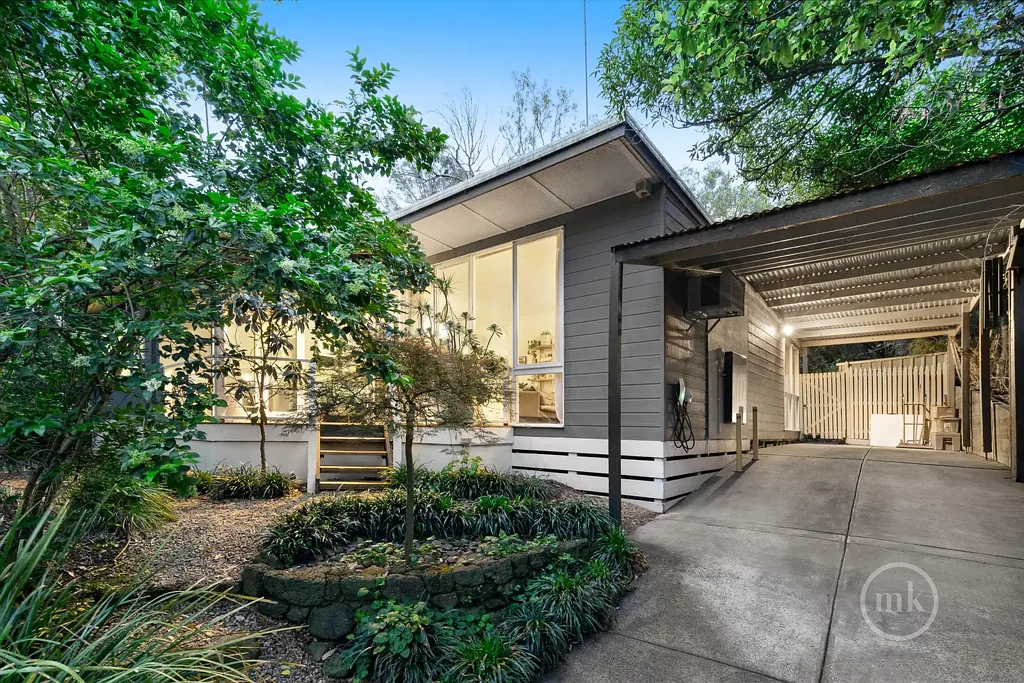 15 Valley Road, Research, VIC 3095