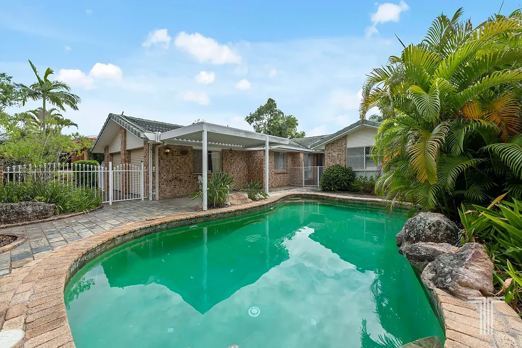 93 Scrub Road, Carindale, QLD 4152