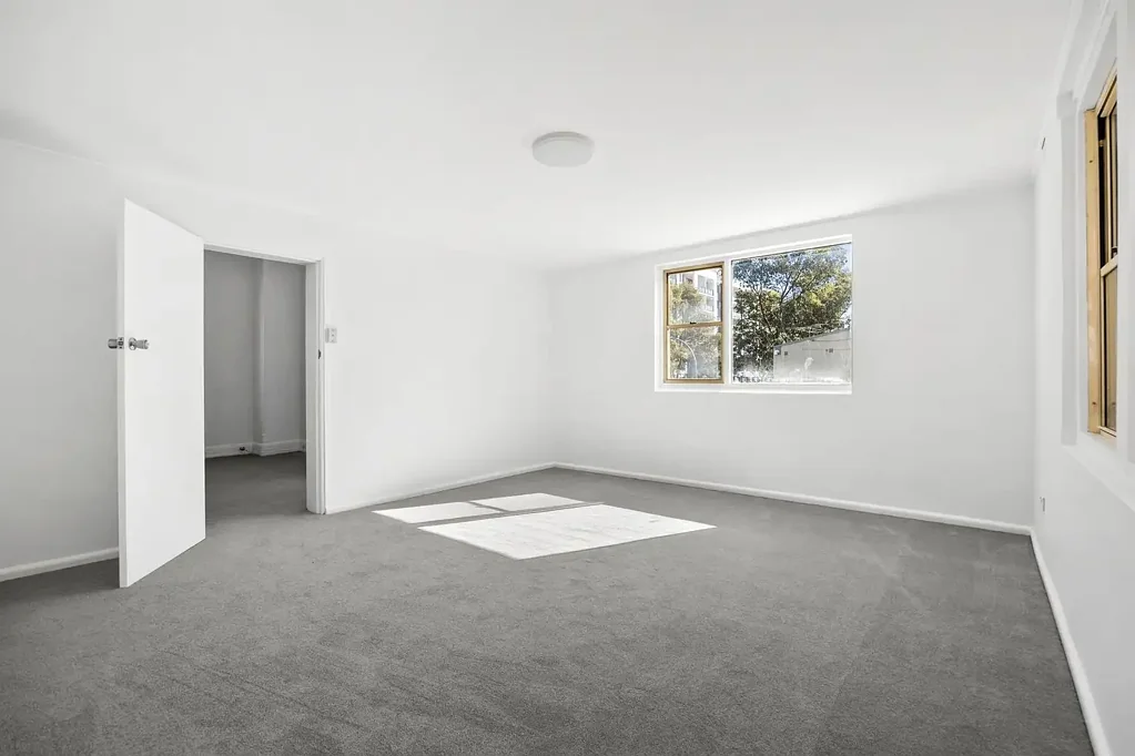 Well Priced & Ultra-Convenient Location