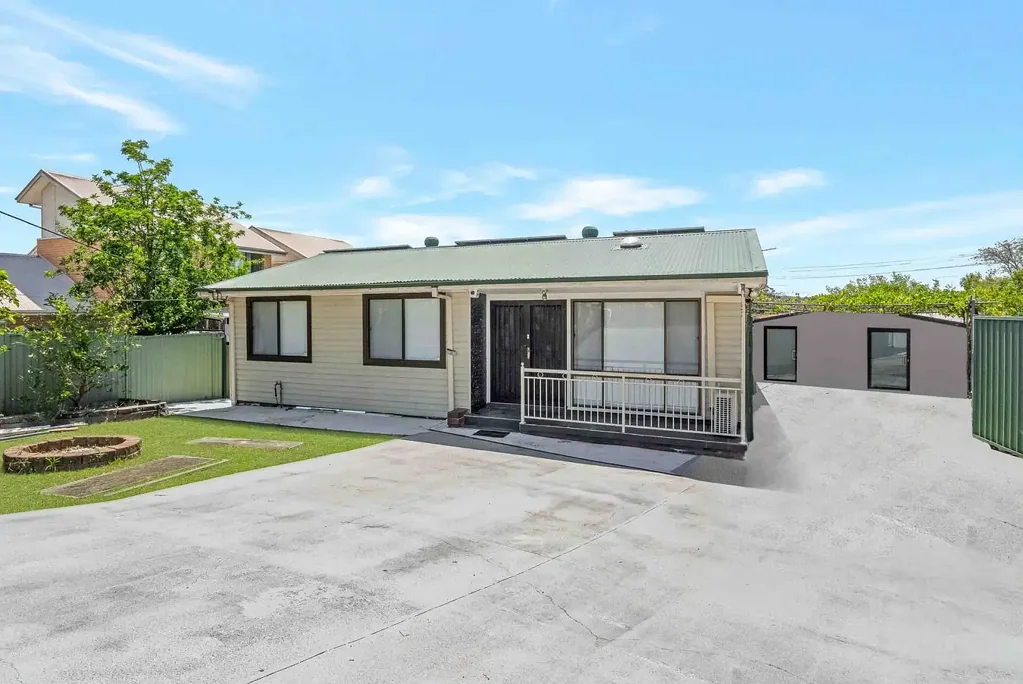 Spacious Family Home + POOL!