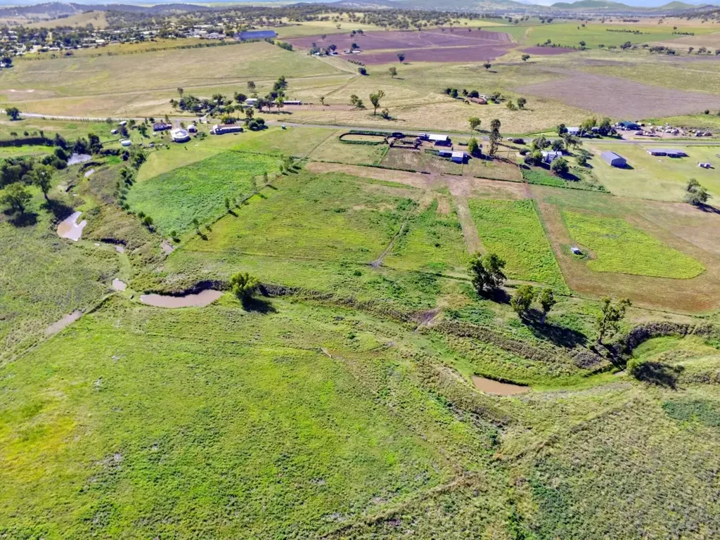 Quirindi TRAIN HORSES, BACKGROUND CATTLE, GROW FORAGE - the ideal farmlet!