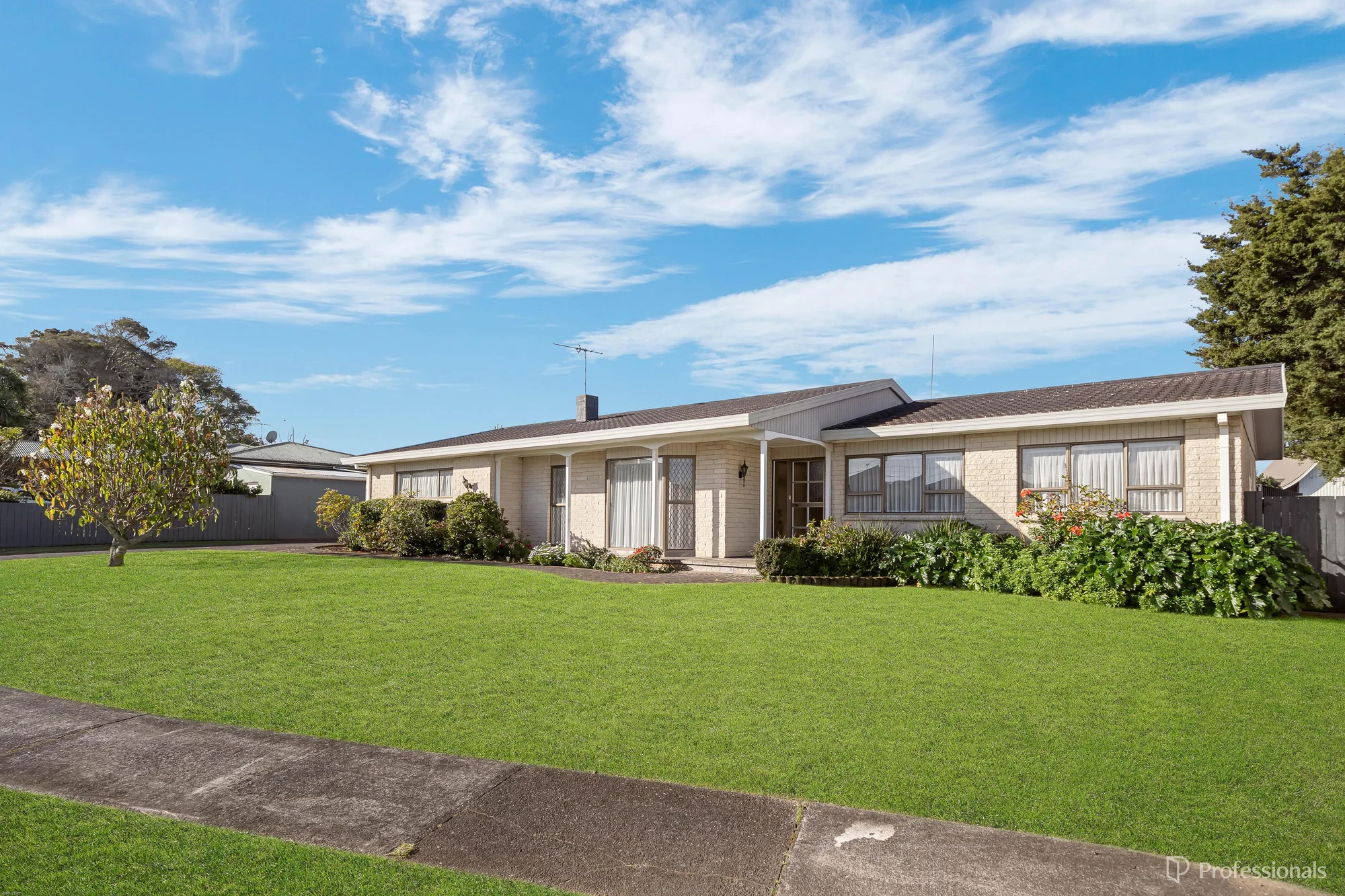 Papatoetoe 3Zimmer VENDOR ON THE MOVE - PRIORITY SALE!!!