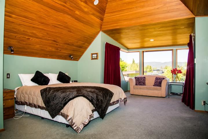 44 Matai Street, Te Anau, Southland, 6 રૂમ, 4 બાથરૂમ