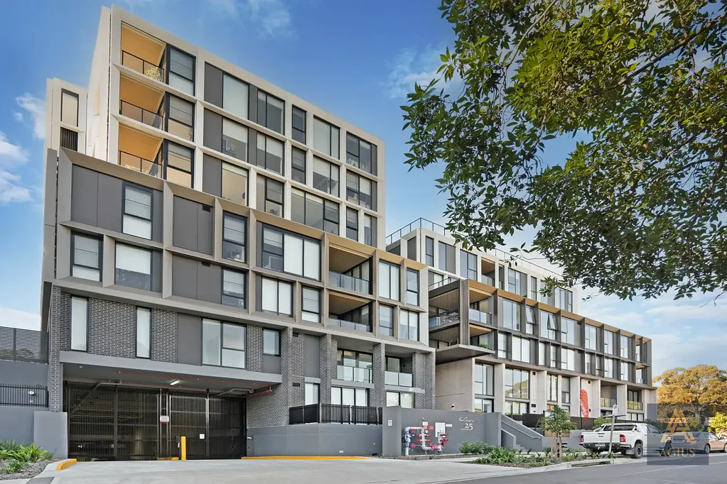 Castle Hill 1 Bedroom Prestigious, private and positioned!