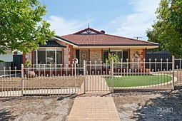 8 Hilton Street, Christies Beach