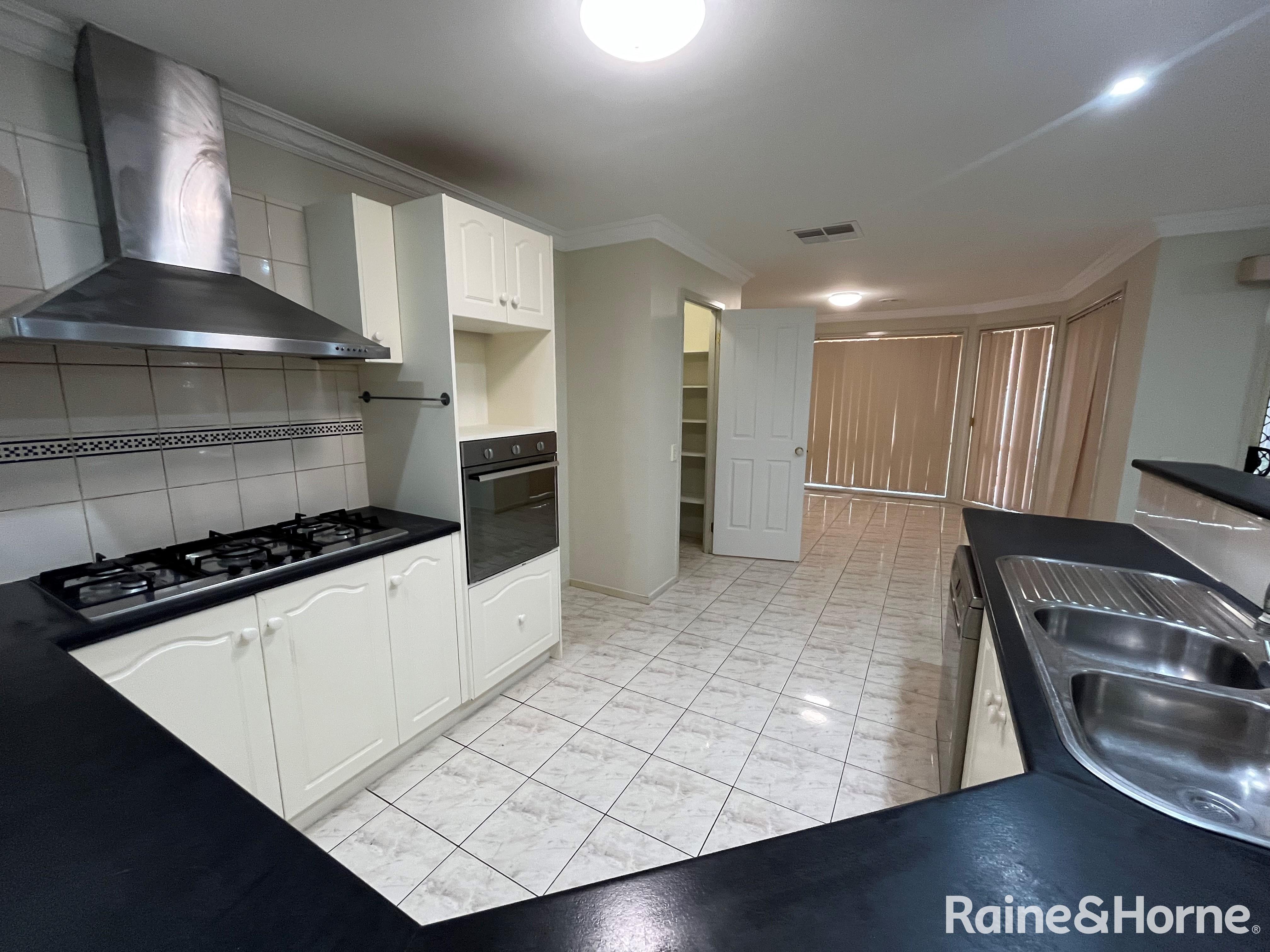 12 LODDON CL, CAROLINE SPRINGS VIC 3023, 0 Bedrooms, 0 Bathrooms, House