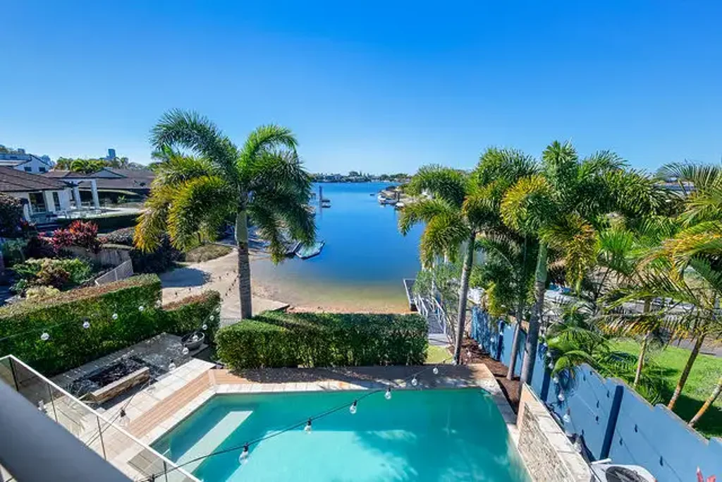 Mermaid Waters 5 Slaapkamer Waterfront Elegance with Exceptional Entertaining and Lifestyle Appeal
