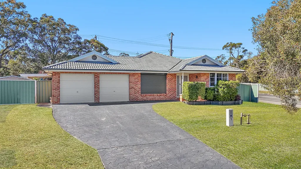 Buff Point 4 Bedroom Spacious Family Haven on Large 744sqm (Approx.)