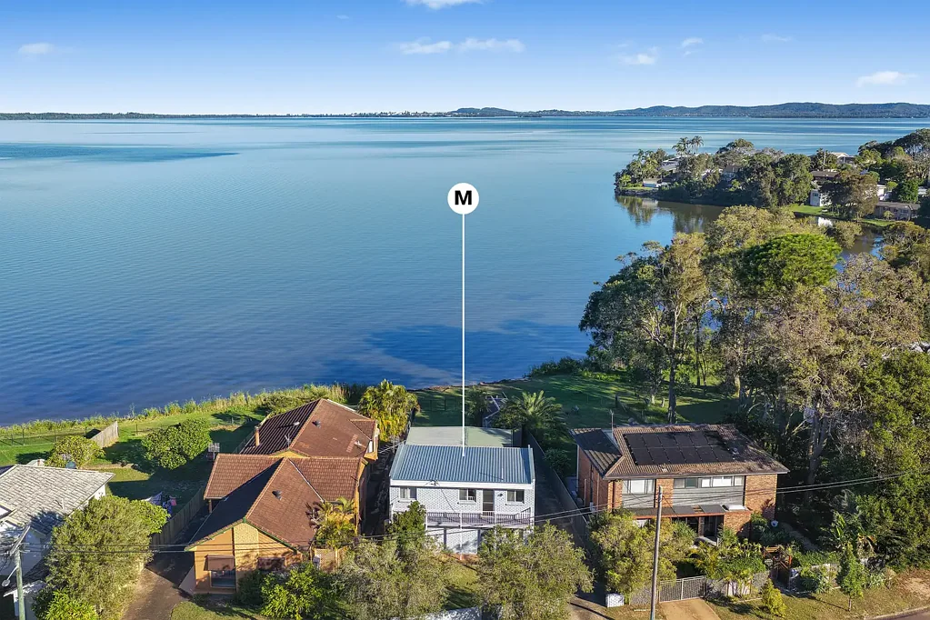 Gorokan 4 Bedroom Relaxed waterfront living