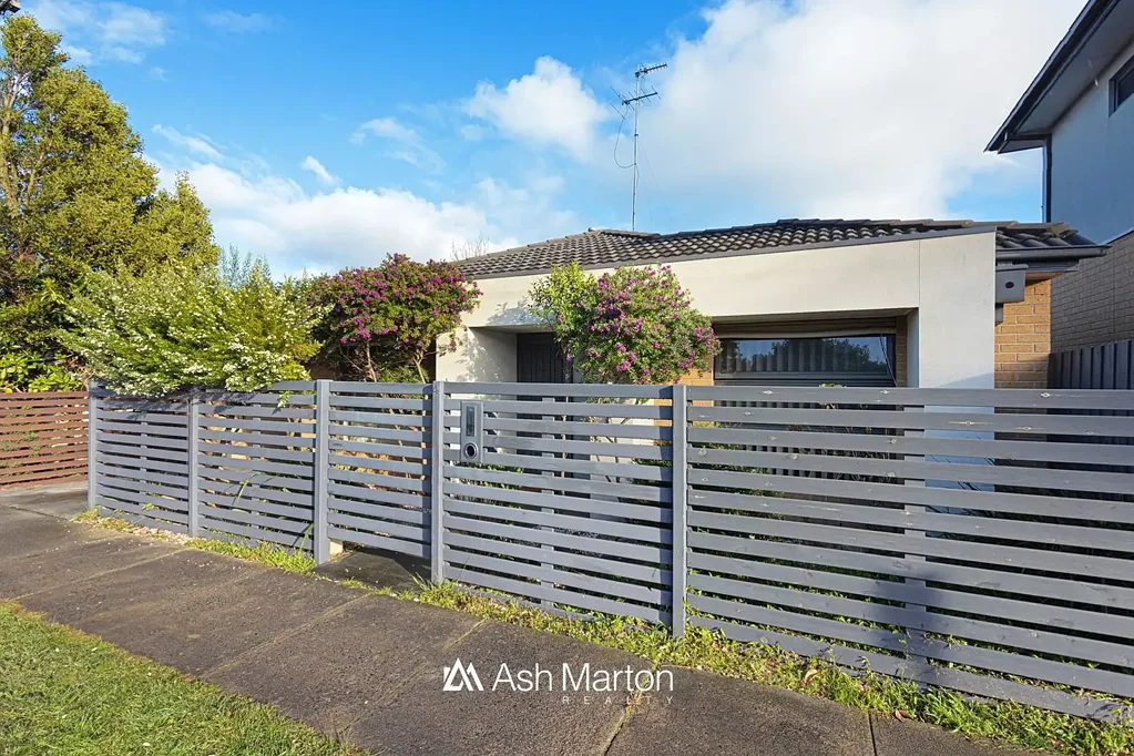 Lux and Vibrant Two Bedroom Townhouse