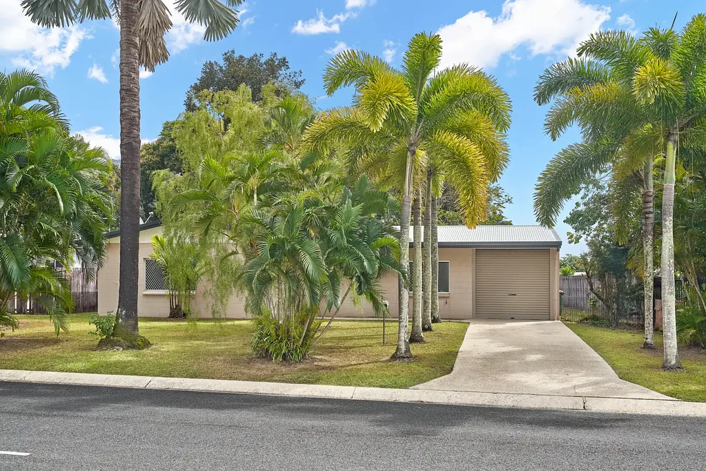 UNFURNISHED HOME WITH A LARGE SHED IN BENTLEY PARK!