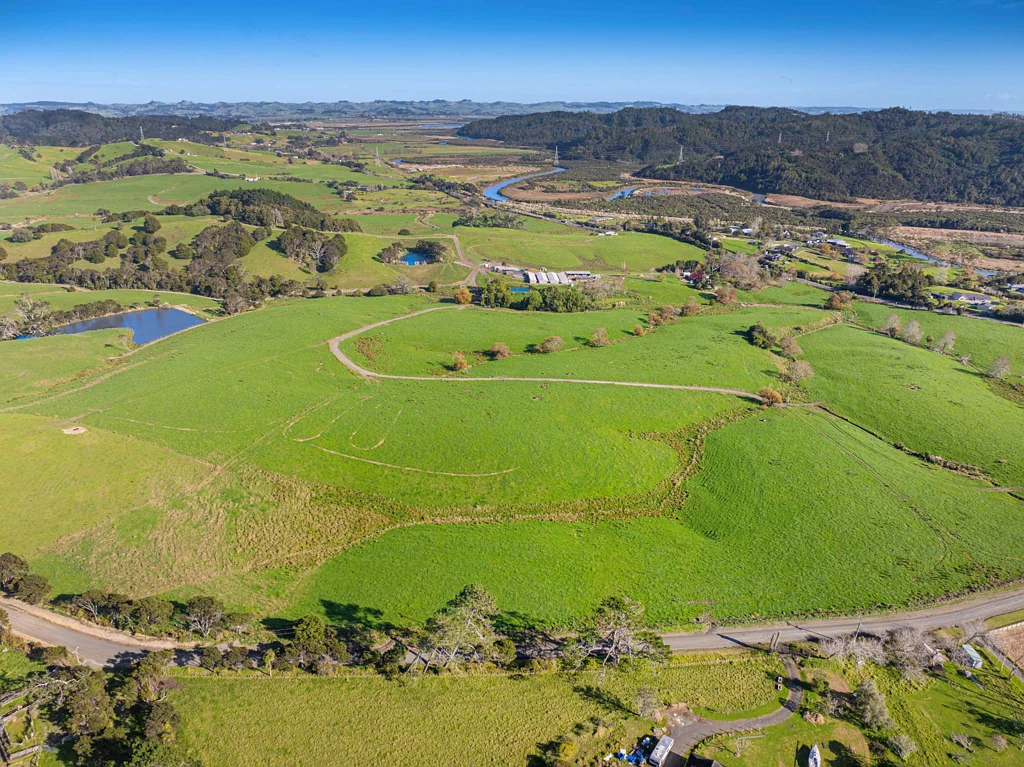 Helensville The Hidden Gem: Your Private Oasis