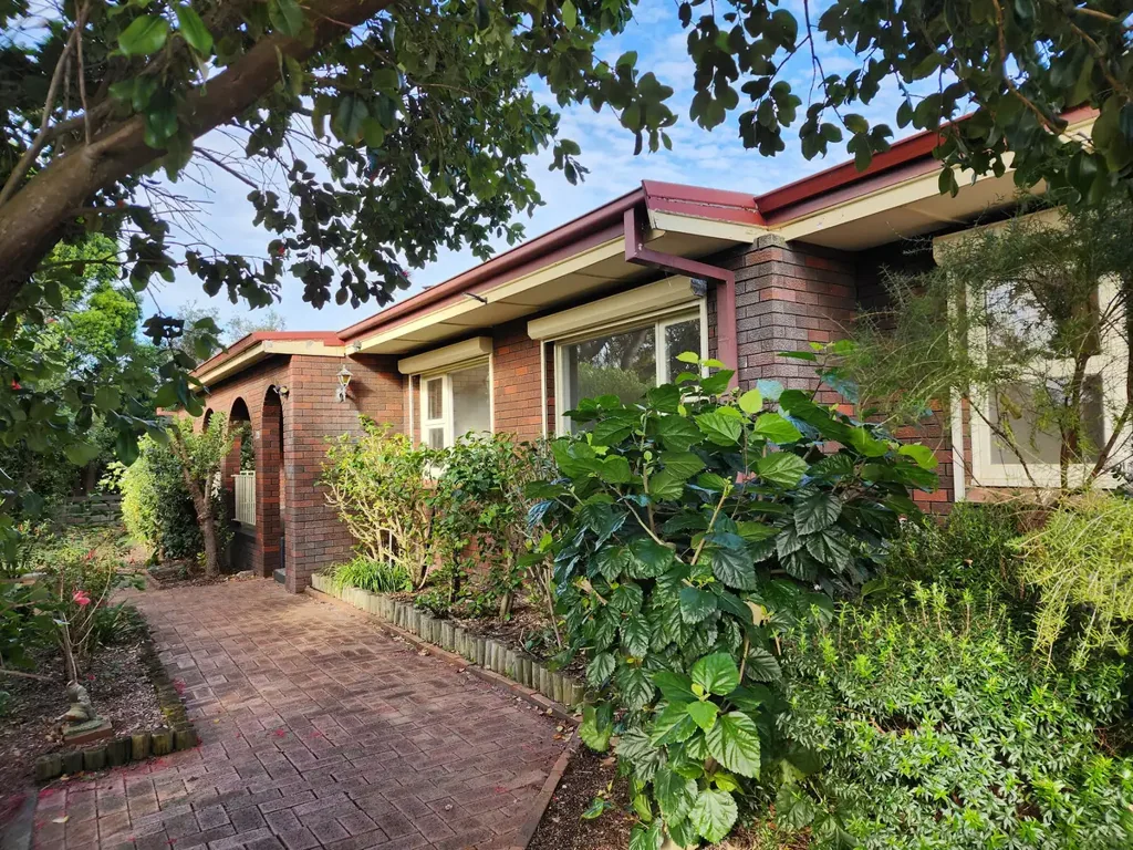 HOUSE PLUS GRANNY FLAT
