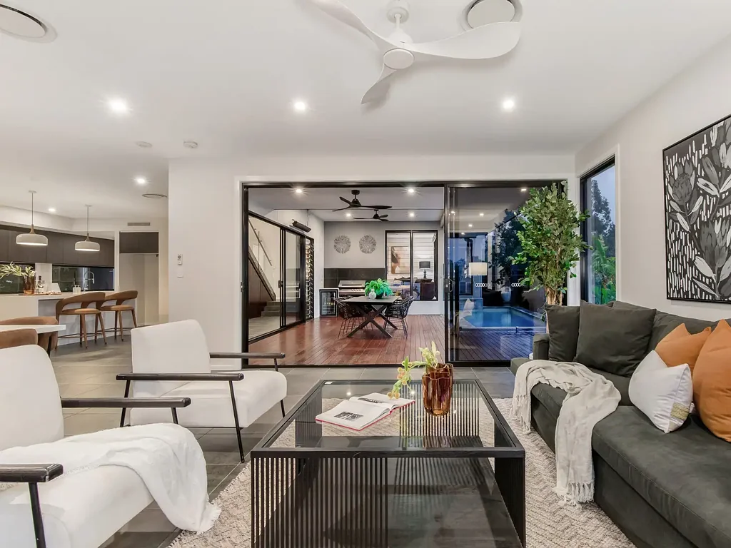 Reedy Creek 5Kwarto Refined Resort-Style Living with Panoramic Skyline & Ocean Views