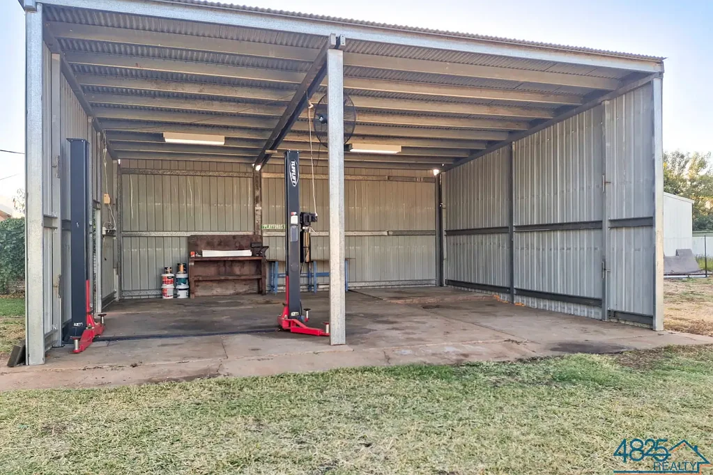 Mount Isa 4 Bedroom Big Yard room for everyone and all the family everything
