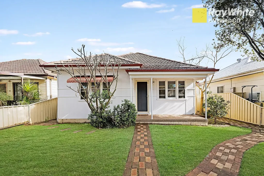 15 Hardy Avenue, Riverwood, NSW 2210