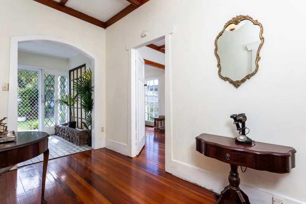 Manurewa 4બેડરૂમ Character Family Home & Income on 921m2 (MHS)