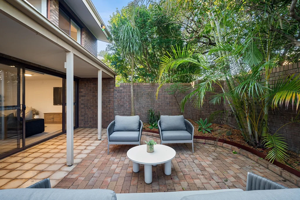 Balgowlah 3ห้องนอน Spacious freestanding townhome in boutique complex of four