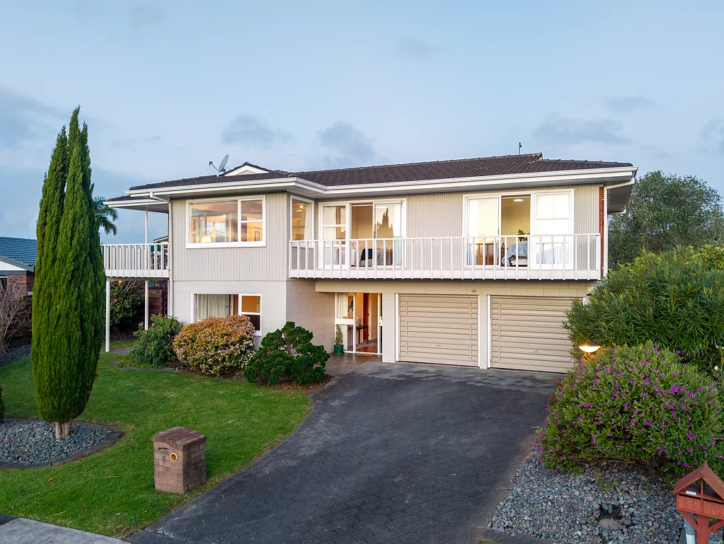 8 Fielding Crescent, Farm Cove, Manukau City, Auckland