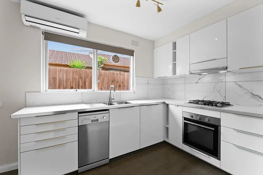 Refreshed Gem in Prime Glen Huntly Location