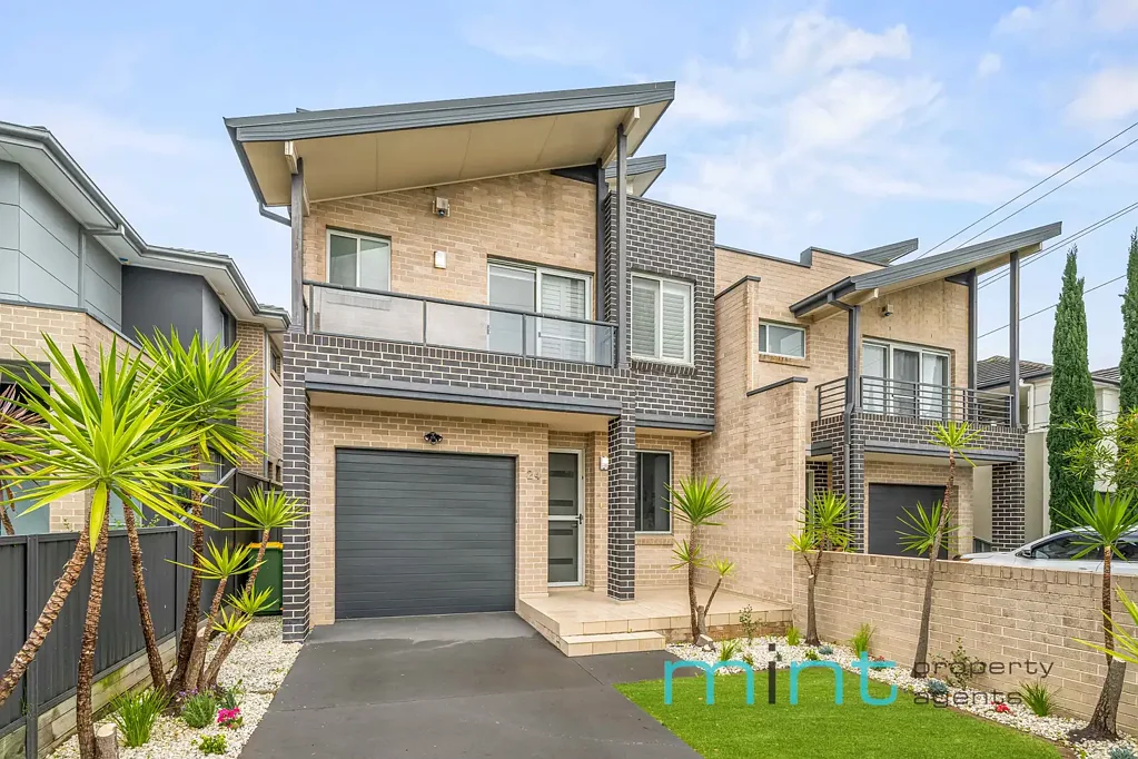 Greenacre 4બેડરૂમ Contemporary Family Living in a Premier Greenacre Location