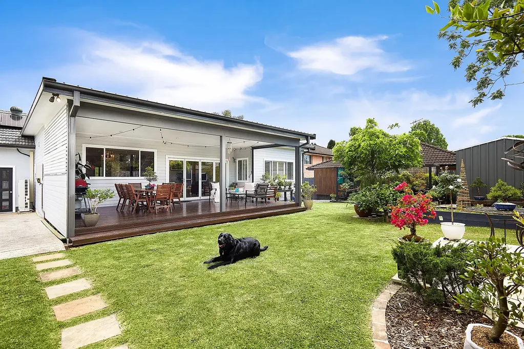 4 Springfield Road, Hornsby Heights, NSW 2077