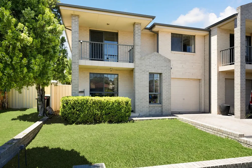 Moorebank 3ਬੈੱਡਰੂਮ Modern Comfort in a Convenient Moorebank Location