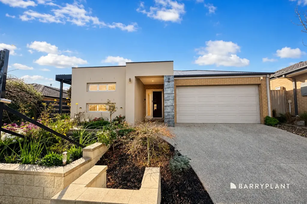 Spacious Family Living with Two Separate Living Areas