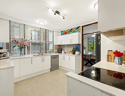 2/6 St Kilda Avenue, Broadbeach, Gold Coast, 3 Bedrooms, 2 Bathrooms, Apartment