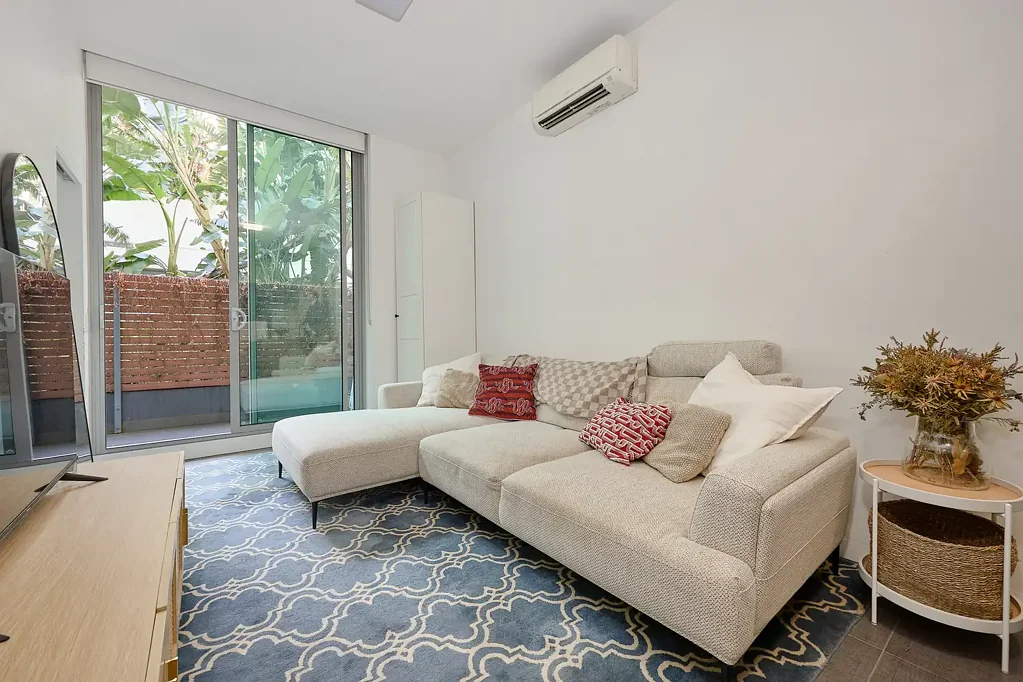 Prahran 1બેડરૂમ Peaceful Courtyard Retreat in a Vibrant Urban Setting