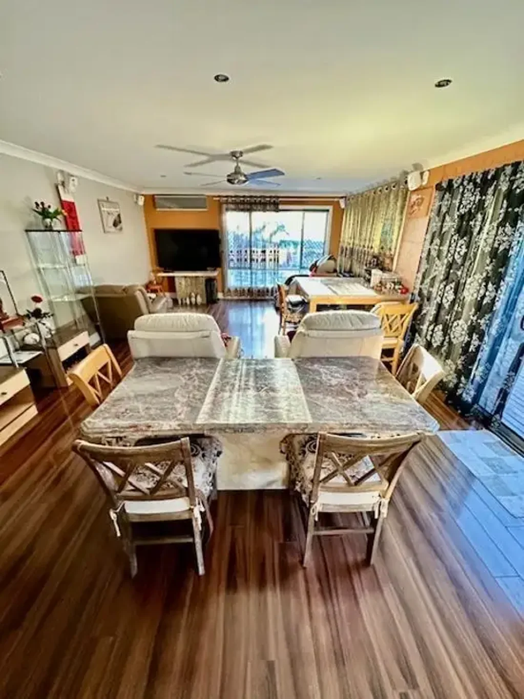 GREAT LOCATION IN COOMERA, COME FURNISHED