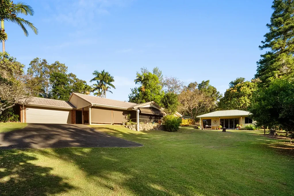 Samford Valley 3બેડરૂમ Acreage Living with Exceptional Studio, Workshop & Lifestyle Versatility