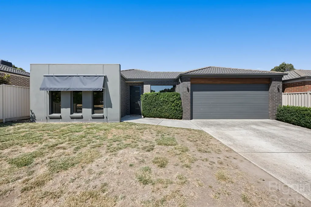 2 Namron Court, Miners Rest, VIC 3352