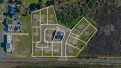 Asbestos-cleared Queenscliff waterfront lots return to market amid court fight with council