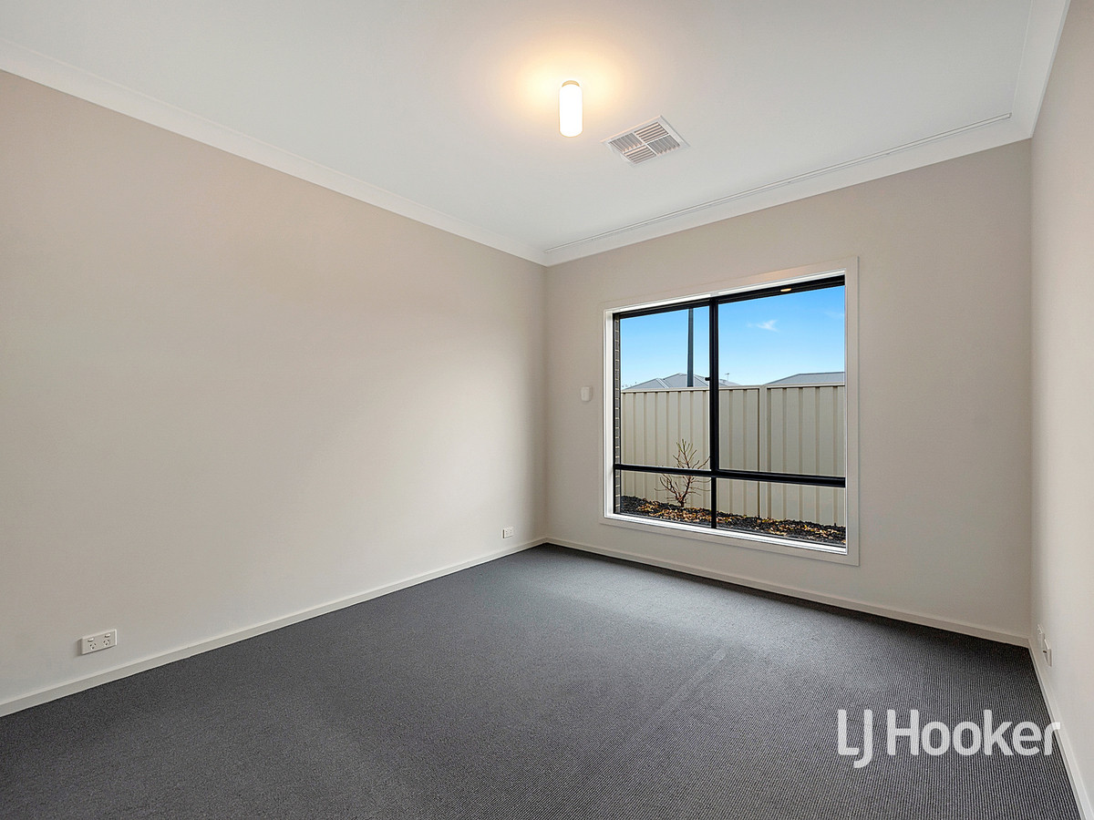 1 KERRIE AV, MUNNO PARA WEST SA 5115, 0房, 0浴, House