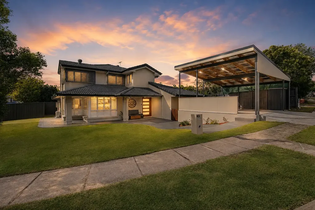 Bridgeman Downs 5房  布里奇曼唐斯带公园景观的家庭住宅  Large Low-Maintenance Family Home with Dual-Living Flexibility