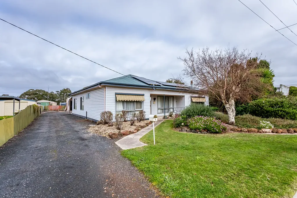 Edenhope 3ਬੈੱਡਰੂਮ Comfortable Family Living with Impressive Improvements