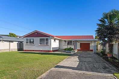 Waikanae 3房  Cherished Home | Exciting Potential