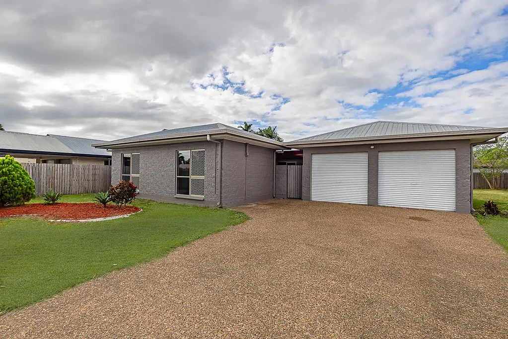 Private, Peaceful, and Perfectly Positioned in Thuringowa Central!