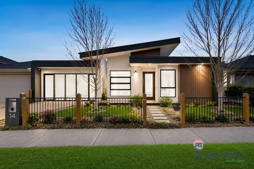 Thornhill Park 4غرفة نوم Premium Ex-Display Home with Theatre, Study & Business Potential