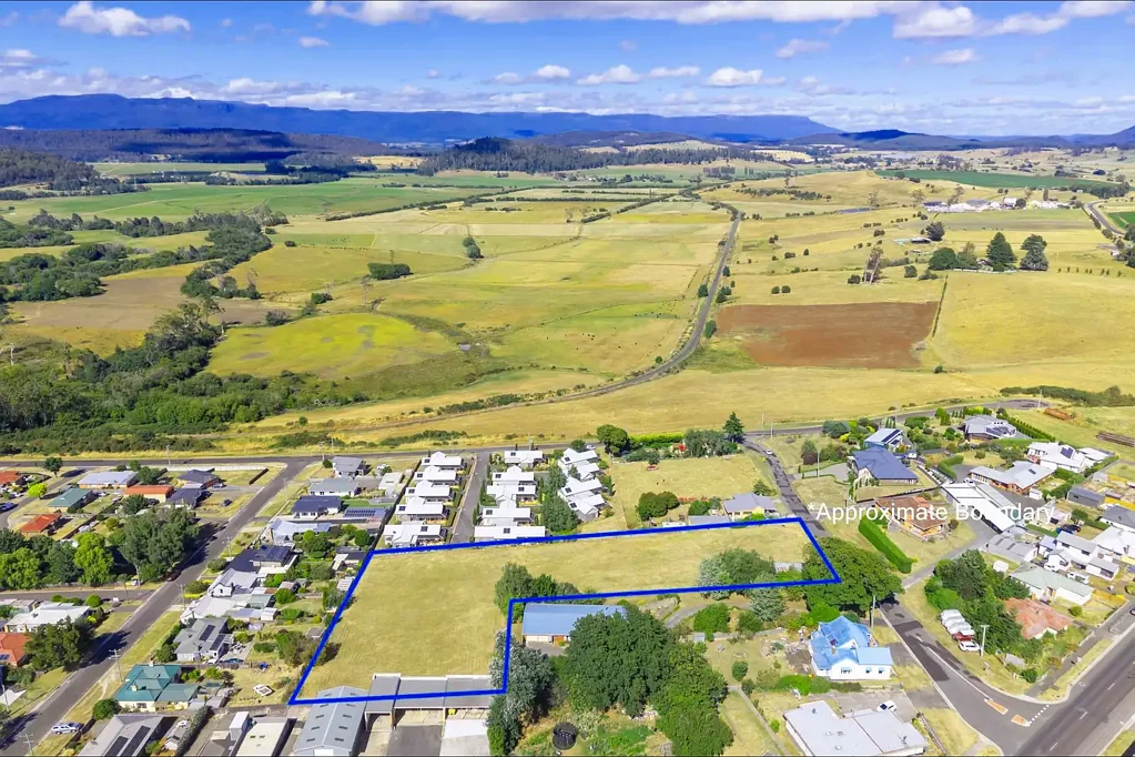Deloraine Prime large land lot in Deloraine