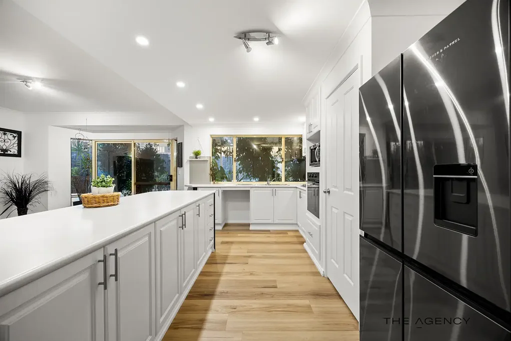 11B Jeavons Place, South Lake, WA 6164