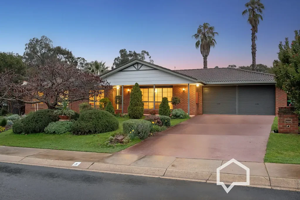 Strathdale 4房  A Private Family Retreat with Beautiful Established Gardens