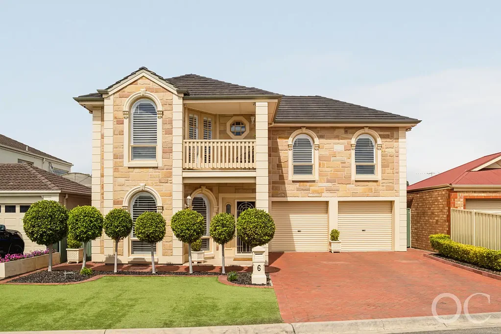 Allenby Gardens 4બેડરૂમ Open the Door to a Luxurious Family Home Offering Resort-Style Poolside Living