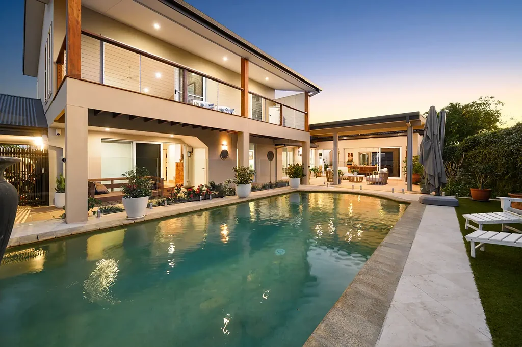 Benowa 4房  The Ultimate Waterfront Entertainer in Benowa