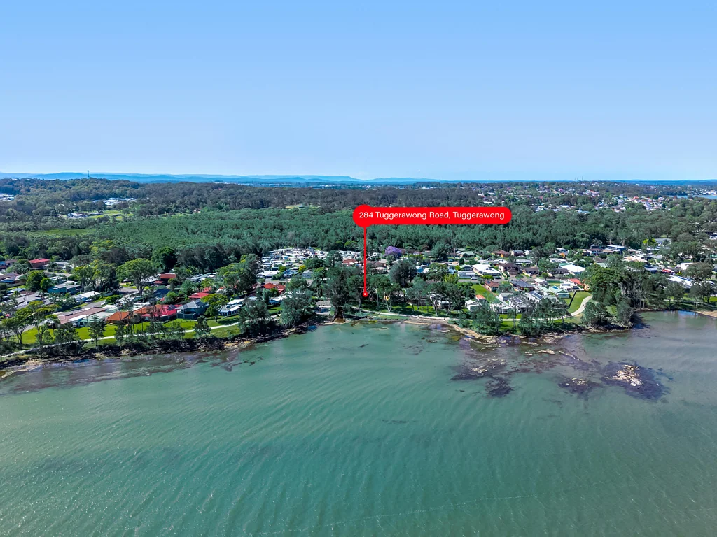 Tuggerawong 4Zimmer Rare Waterfront Reserve Opportunity on 961sqm with Spectacular Tuggerah Lake Views