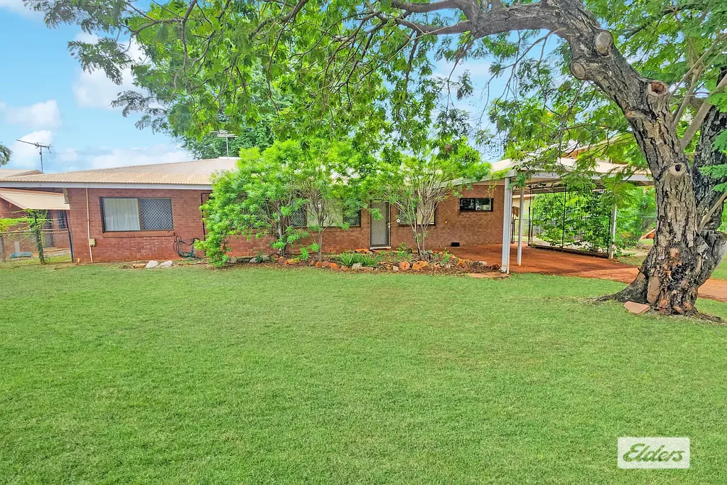 Katherine 3 Bedroom A delightful residence nestled on an expansive 877m2 block!